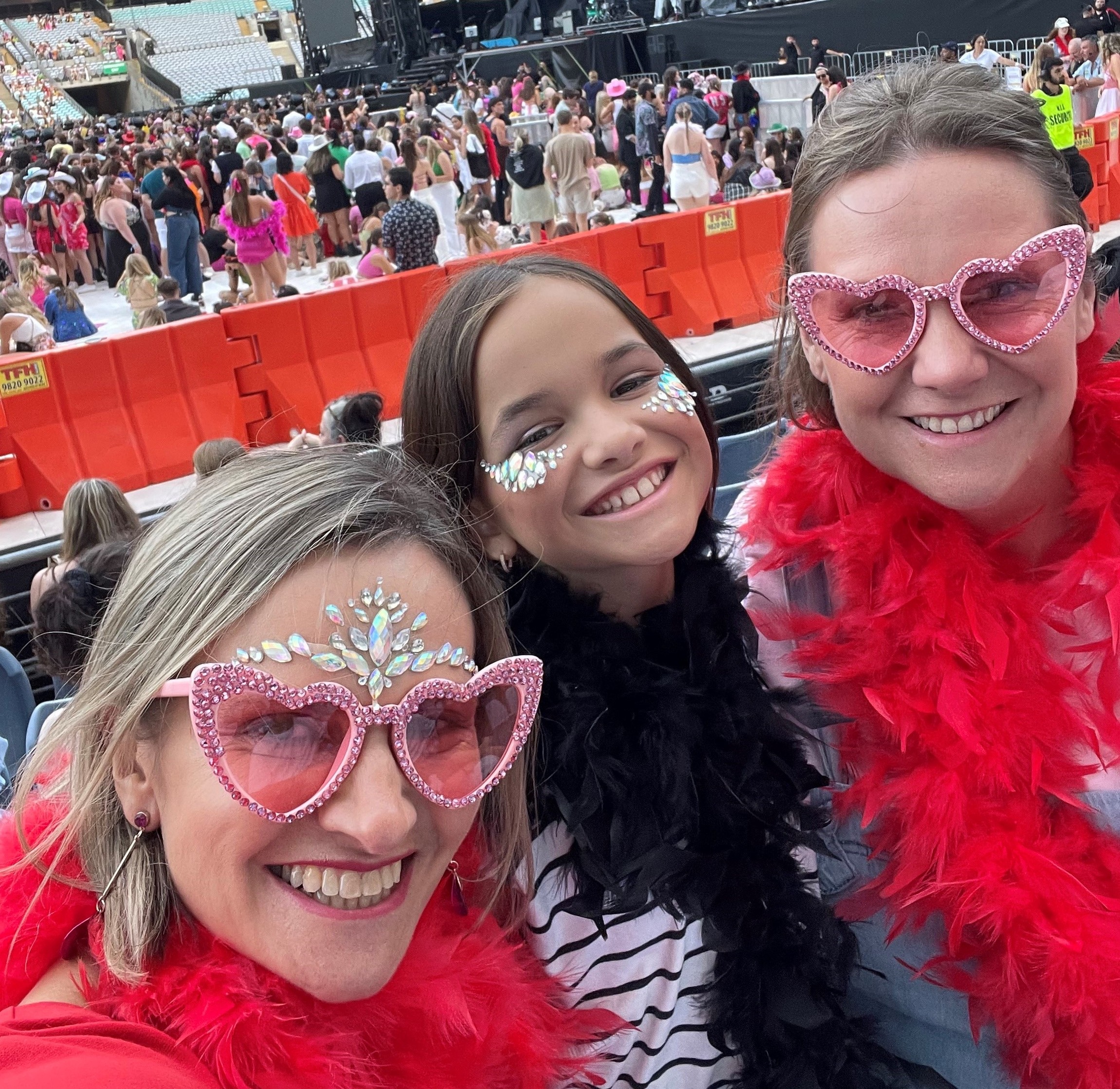 Kellie and friends at Harry Styles' concert! We love the pink! (Supplied)